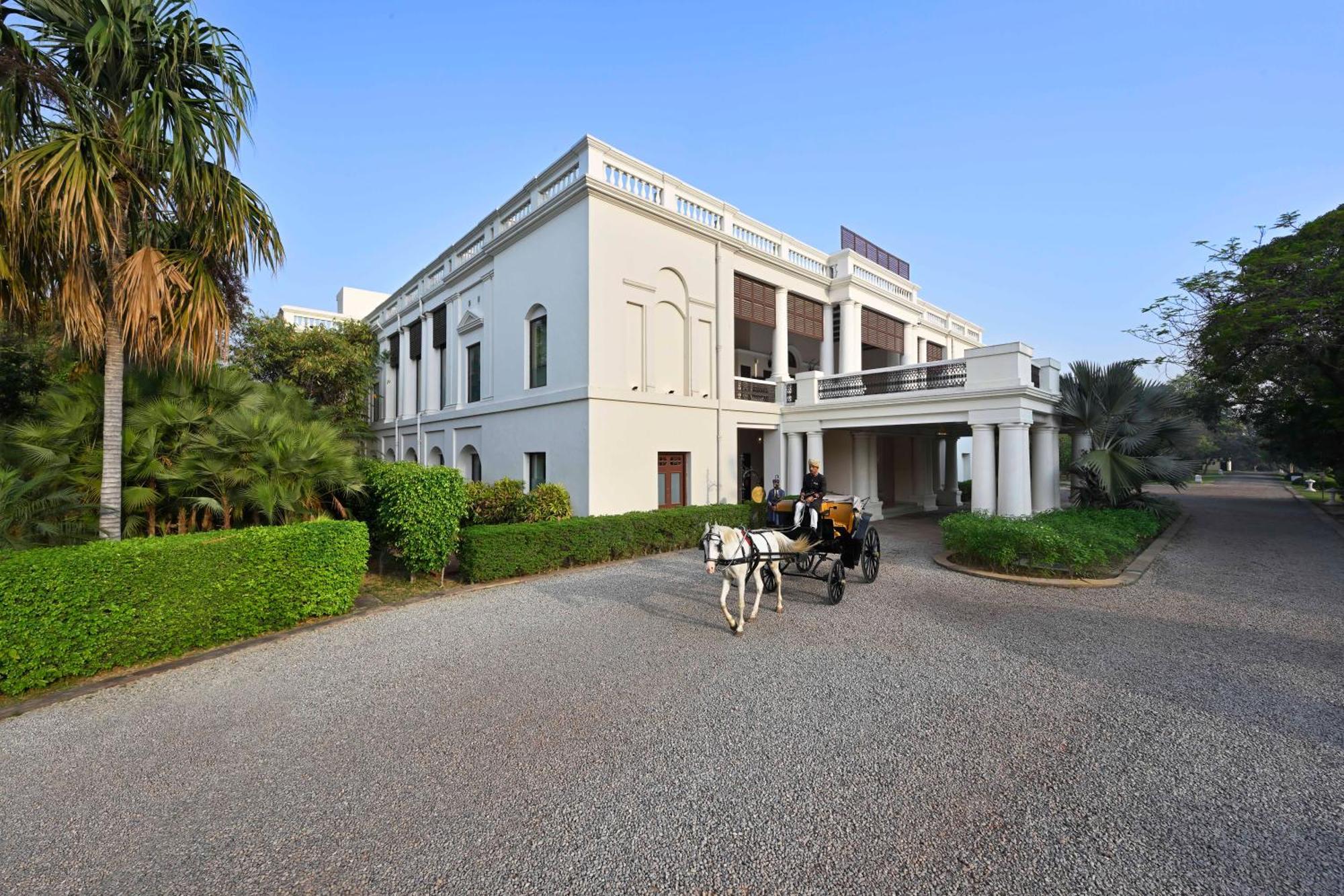 Taj Nadesar Palace Βαρανάσι Εξωτερικό φωτογραφία