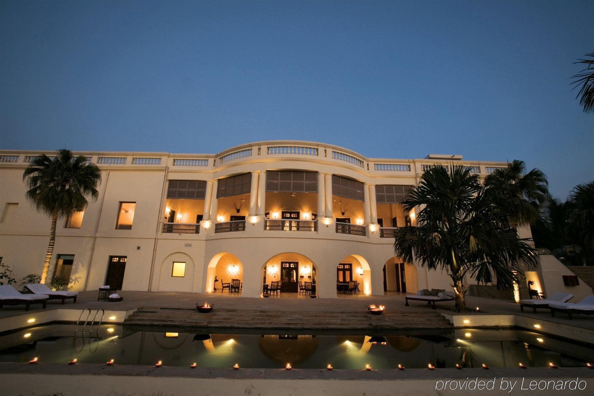 Taj Nadesar Palace Βαρανάσι Εξωτερικό φωτογραφία